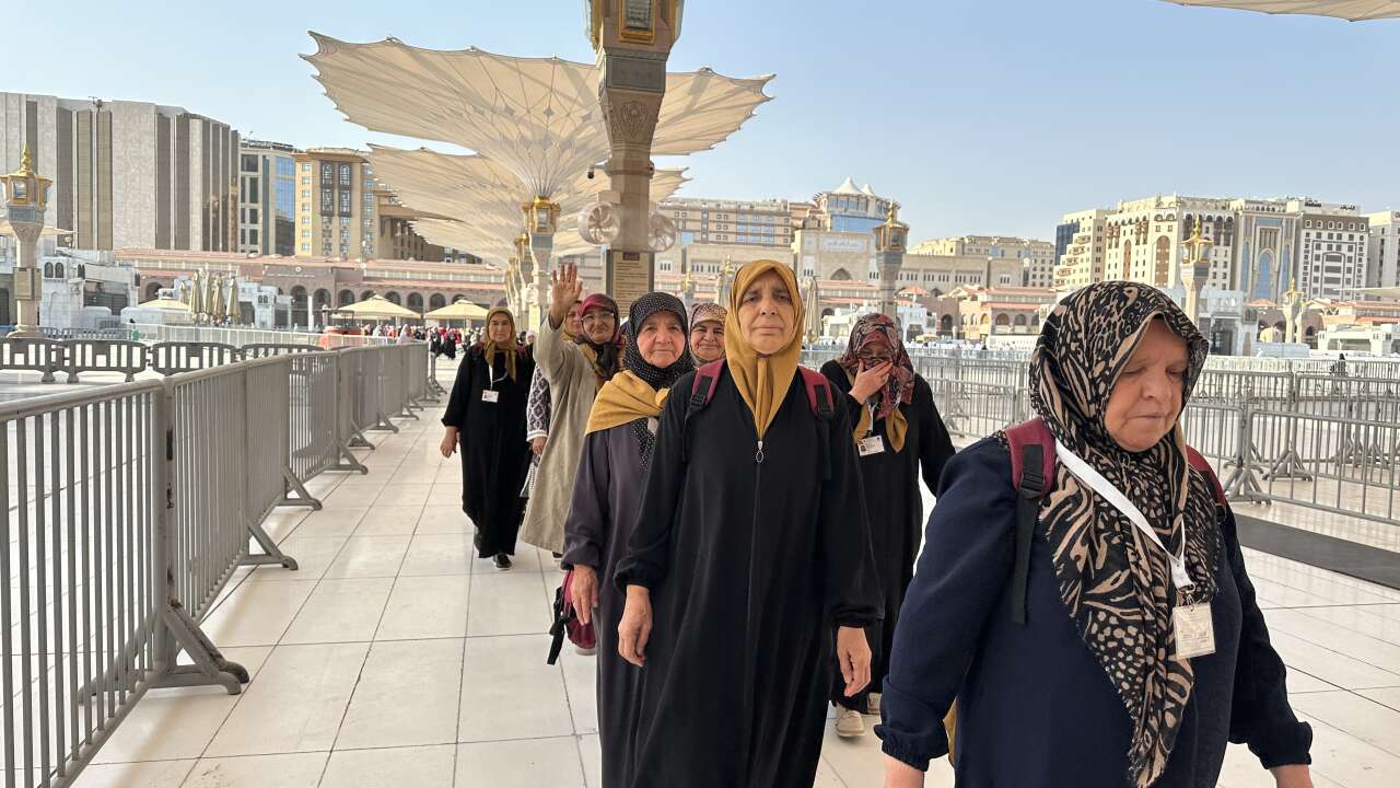 9 günlük kutsal yolculuk sona erdi! Vefa Umresi’nin ikinci kafilesi Konya’ya geldi 6